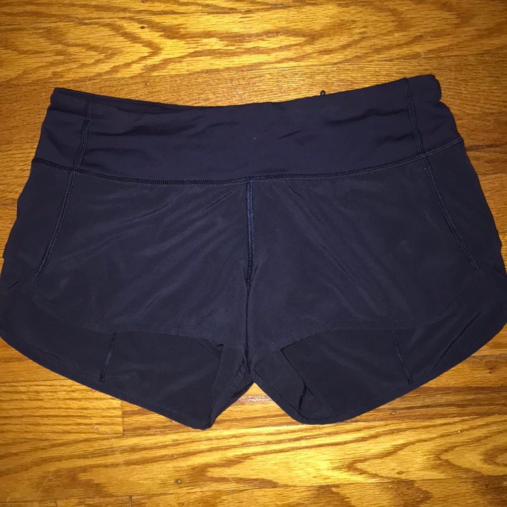 Lululemon 2.5” block-it pocket shorts